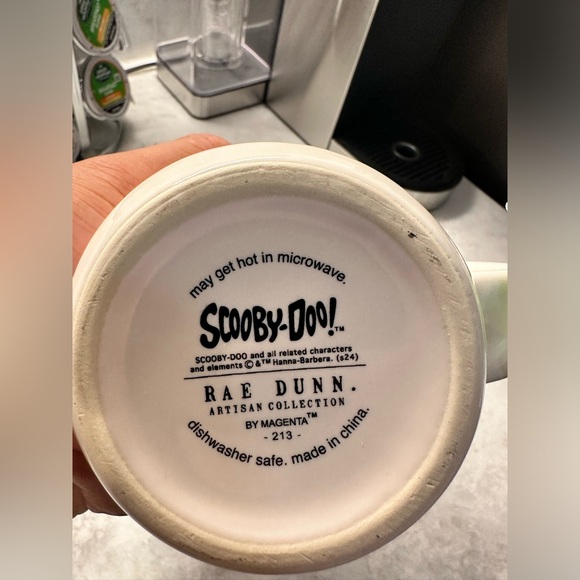 Scooby Doo “Run Scoob!” Rae Dunn Mug - NWT - Picture 7 of 11